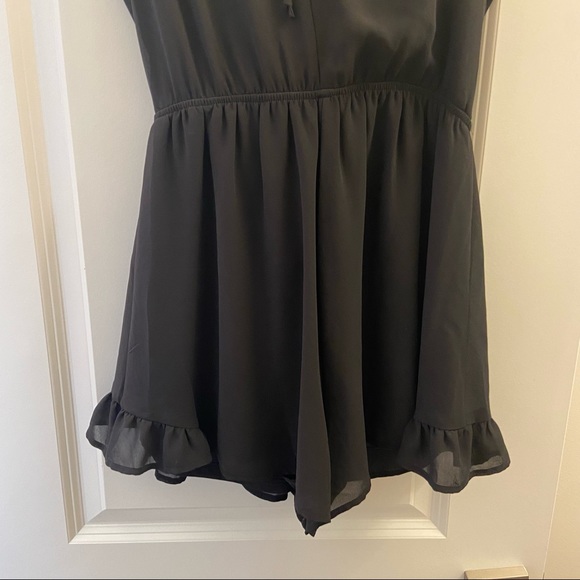 Astr chiffon black ruffle romper - Picture 7 of 7